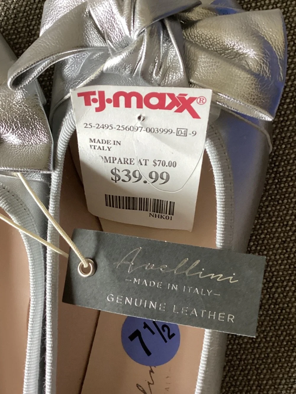 NWT Aurora Genuine Leather Silver Pointed Bow Flats - Women's 7.5 - Picture 3 of 3